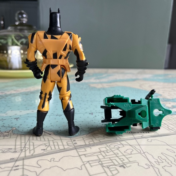 Vintage 1994 Batman Action Force Land Strike Figurine - Picture 5 of 6